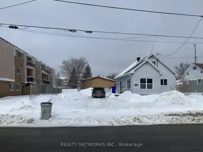 54 Jubilee Avenue E, Timmins, On P4n 5w3