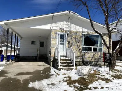 240 Windsor Avenue, Timmins, On P4n 3b6