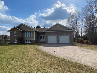 121 Genier Road, Cochrane, On P0l 1c0