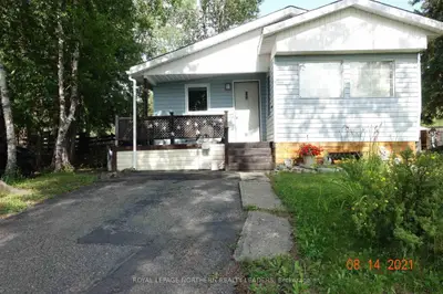 32 Bogey Drive, Timmins, On P4n 0e1