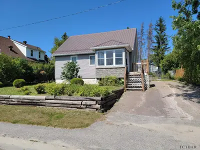 21 Cedar Street, Kapuskasing, On P5n 2a9