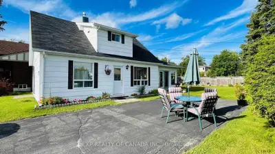 404 EIGHTH Avenue, Cochrane, ON P0L 1C0