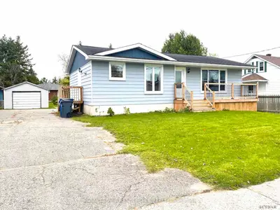 49 Tenth Street E, Armstrong, On P0j 1e0