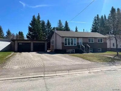 17 Huron Street, Kapuskasing, On P5n 2c1