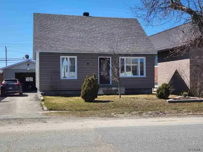 1049 Victoria Road, Iroquois Falls, On P0k 1g0