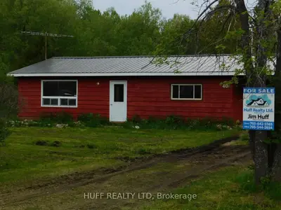 40 Howie Street, Englehart, On P0j 1b0