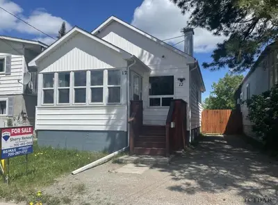 12 Lincoln Avenue, Timmins, On P4n 4k2