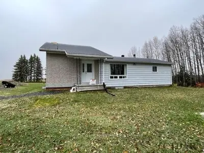 111567 River Road, Hilliard Twp., On P0j 1l0
