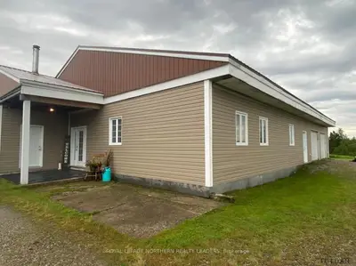 1632 Concession 2 & 3, Cochrane, On P0l 1c0