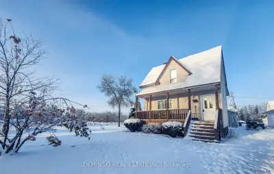 128 Essex Avenue, Iroquois Falls, On P0k 1g0