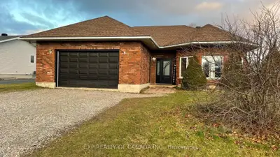 82 Alexandra Avenue, Cochrane, On P0l 1c0
