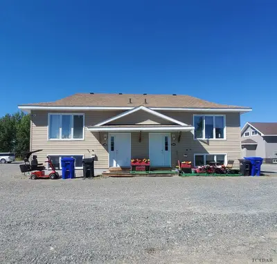 18-20 Lakeshore Road, Kirkland Lake, On P2n 3g4