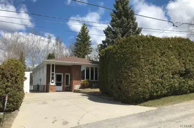 378 Empire Avenue, Timmins, On P4n 5v2