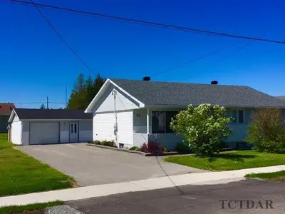30 Leonard Avenue, Kapuskasing, On P0l 1v0