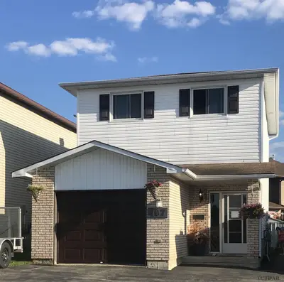407 Lonergan Boulevard, Timmins, On P4p 1e2