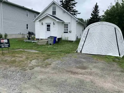 404 Young Street, Timmins, On P0n 1c0