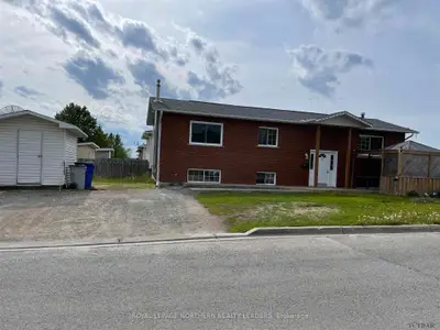 375 Lonergan Boulevard, Timmins, On P4p 1e2