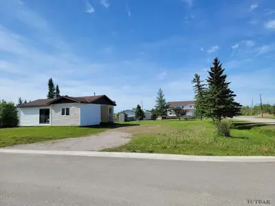 7 Deslauriers Street, Kapuskasing, On P0l 2g0