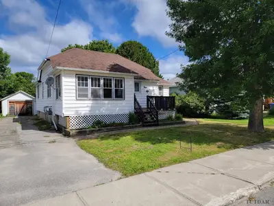 9 Dallyn Avenue, Kapuskasing, On P5n 1s4