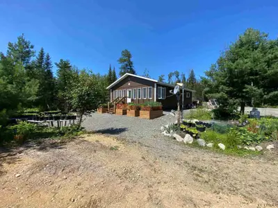 18 Holmes Lake Road, Holmes Lake, On P0k 1t0