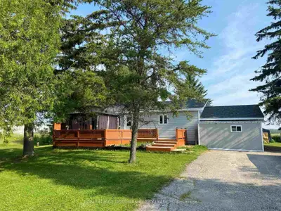 983 Concession 10 & 11, Cochrane, On P0l 1c0
