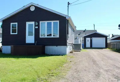 17 Algonquin Street, Kapuskasing, On P5n 2s4