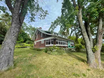 720 Lakeshore Road S, Temiskaming Shores, On P0j 1k0