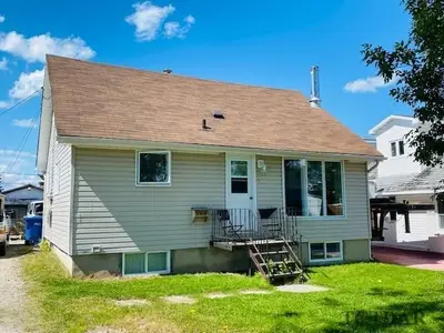 32 King Street, Kapuskasing, On P5n 1k4