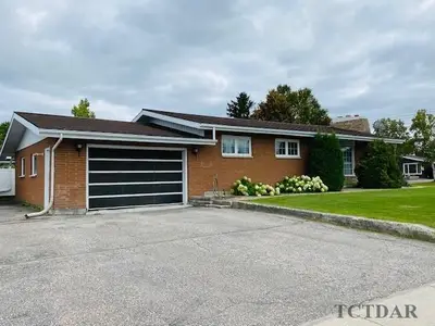 29 12th Street, Hearst, On P0l 1n0