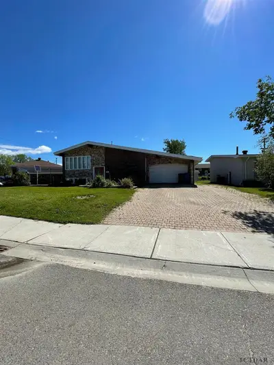 41 Ottawa Street, Kapuskasing, On P5n 1y6