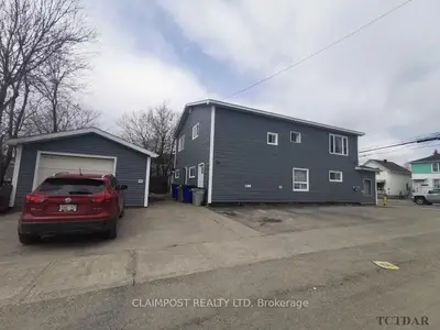 30 Middleton Avenue, Timmins, On P4n 2z7