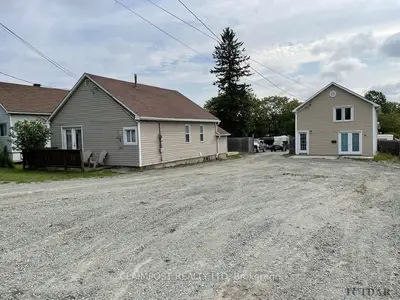 74-78 Theriault Boulevard, Timmins, On P4n 5b5