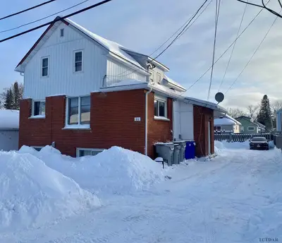 11 Shamrock Avenue, Timmins, On P0n 1h0