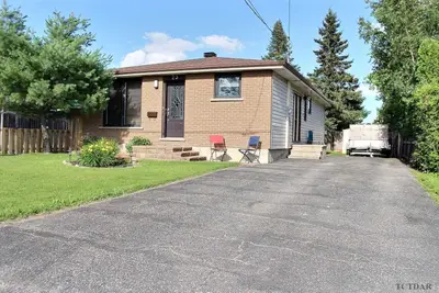 23 Moore Street, Timmins, On P0n 1h0