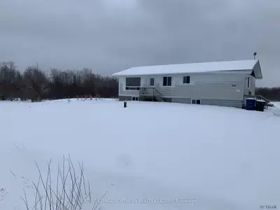 1876 Con 2 & 3, Cochrane, On P0l 1c0