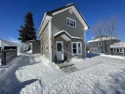 171 Fifteenth Avenue, Cochrane, On P0l 1c0