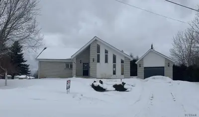 495 Center Street, Timmins, On P4n 8j1
