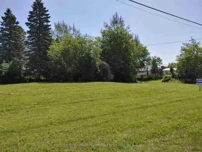 10th Avenue N, Earlton, On P0j 1e0