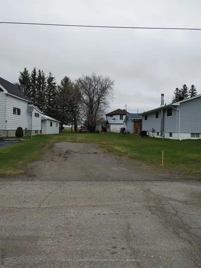 9 Hailburton Avenue W, Temiskaming Shores, On P0j 1p0
