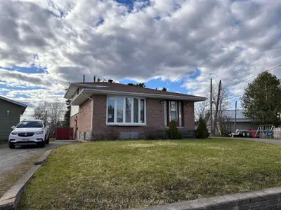 26 Drury Street, Kapuskasing, On P5n 1l1