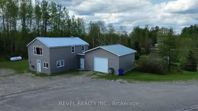 Detached in Timmins