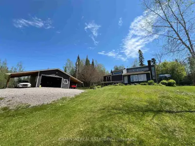 Detached in Timmins