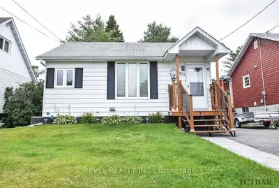 Detached in Timmins