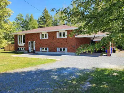 Detached in Kirkland Lake
