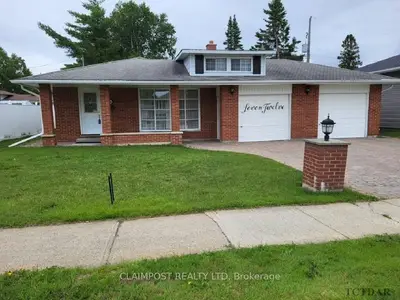 Detached in Timmins