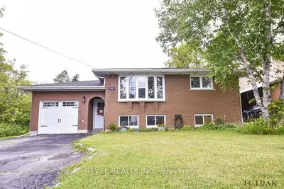 Detached in Timmins