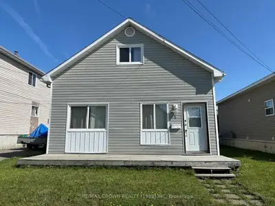 Detached in Timmins