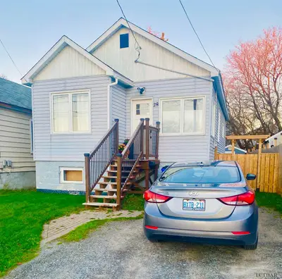 28 Elm Street N, Timmins, On P4n 6a1
