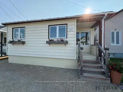 Detached in Timmins