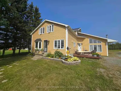 Detached in Timmins